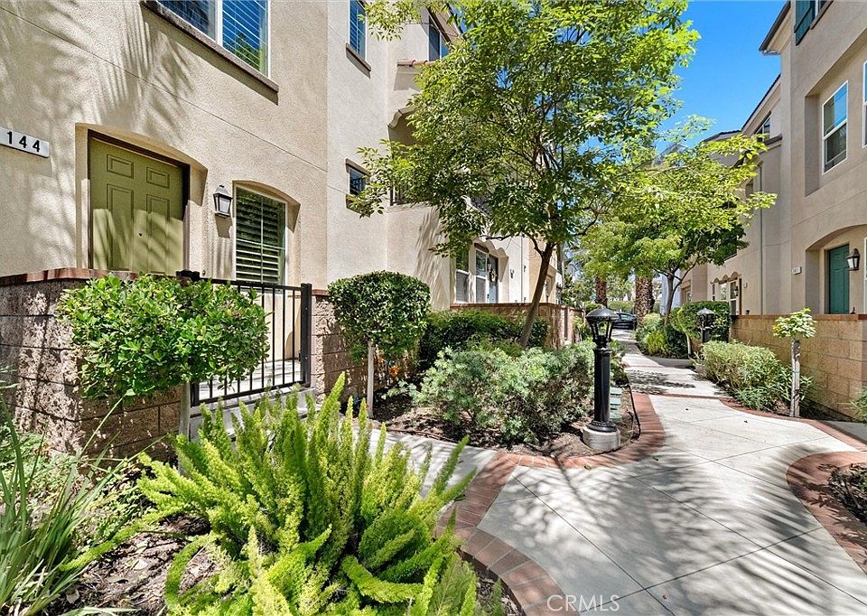 1st image of 144 Dorsett Ave