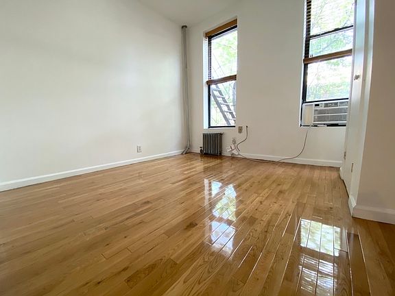 4th image of 334 E 11th St