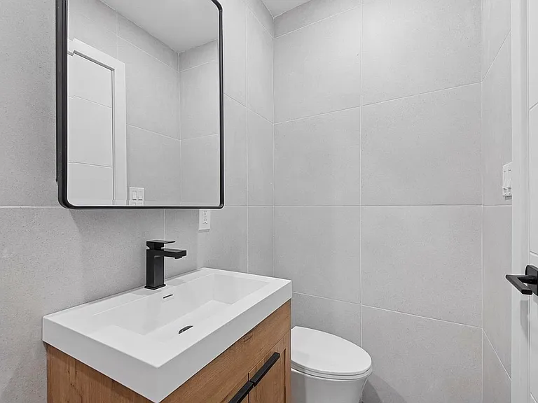 183 Green St #2R — Photo 8