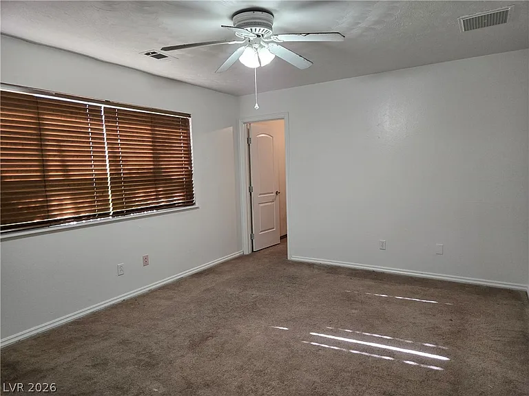 5945 N El Capitan Way — Photo 40