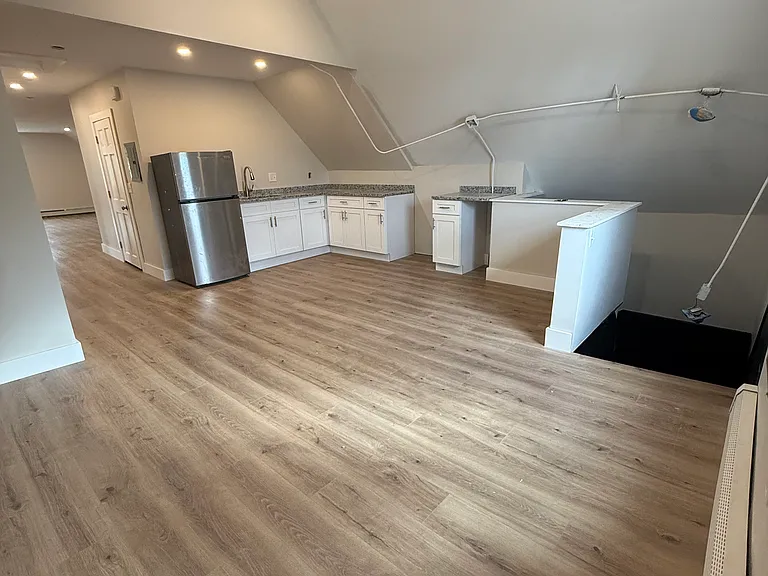 209 Central Ave #4 — Photo 1