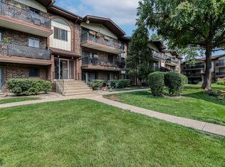 13913 James Dr APT 1015, Crestwood, IL 60445