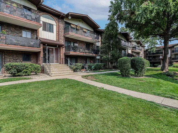13913 James Dr APT 1015, Crestwood, IL 60445