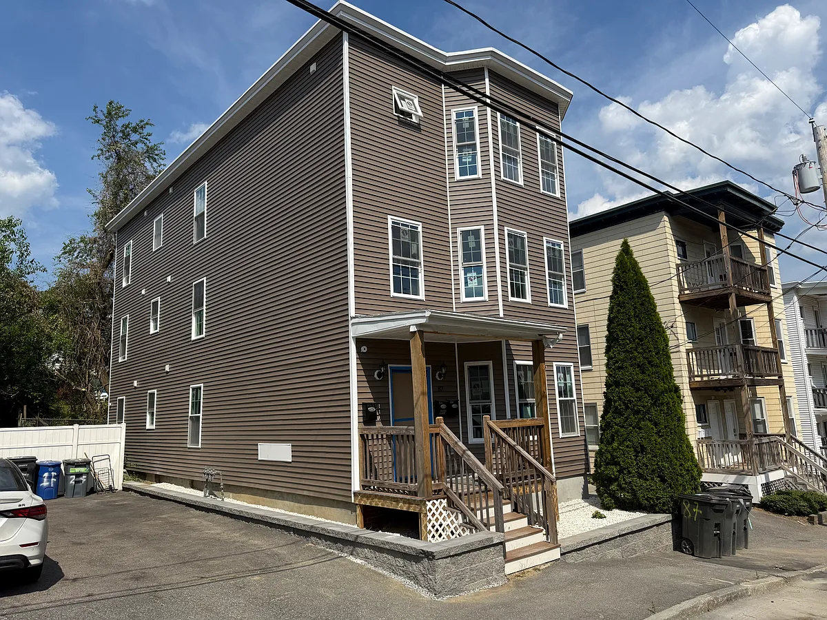Building Photo - 87 Pilling St #1