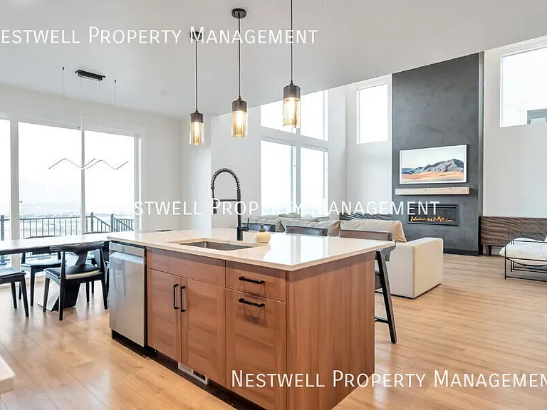76 N Midland Dr — Photo 3