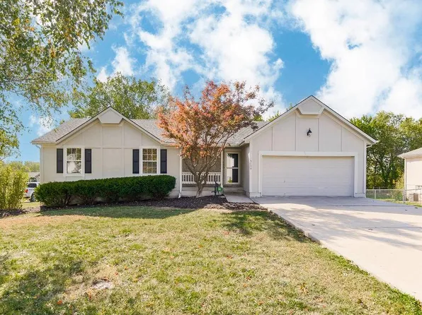 15739 Willow Dr, Basehor, KS 66007