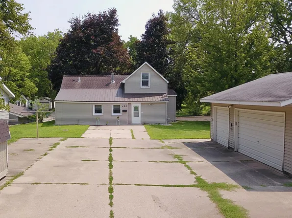 466 Bluff St NE, Hutchinson, MN 55350