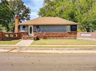 634 N Oak St, Iola, KS 66749