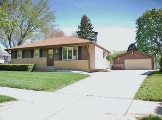 8556 W Crossfield Ave, Milwaukee, WI 53225