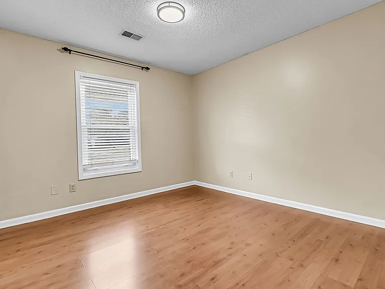 111 Hopper Dr — Photo 23