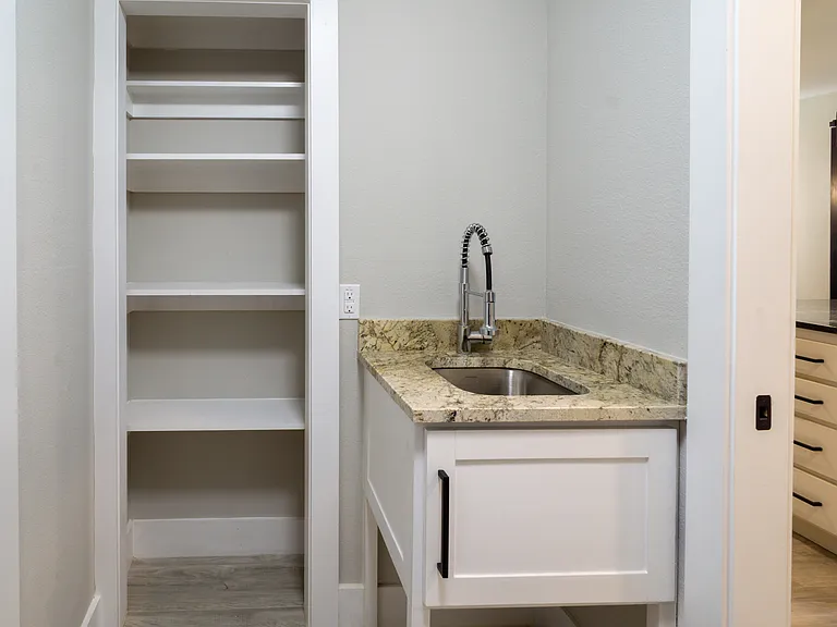 727 Gaylewood Dr — Photo 11