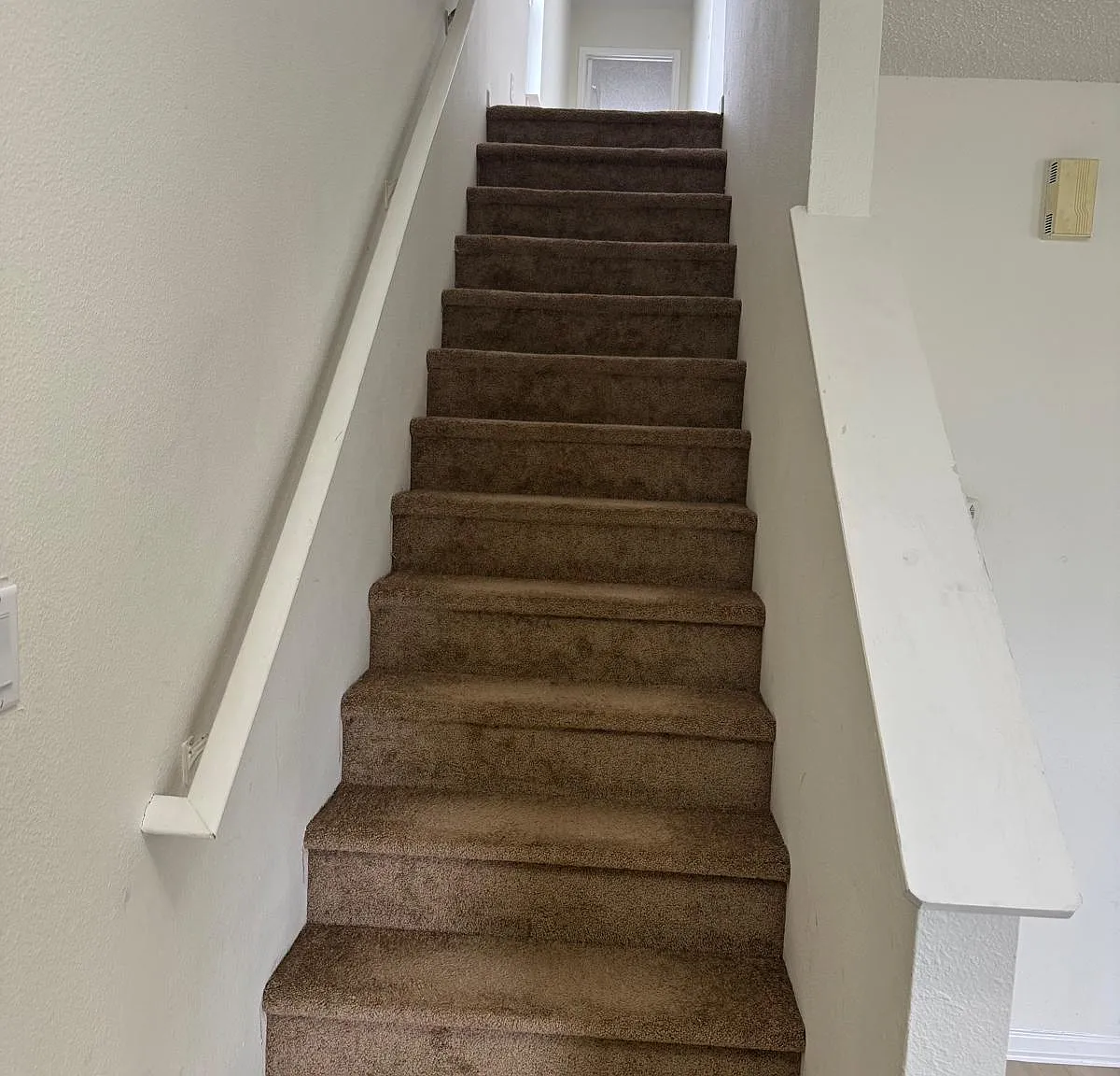 3 bed, 2.5 bath, 1804 sqft, $2,100 — Photo 4