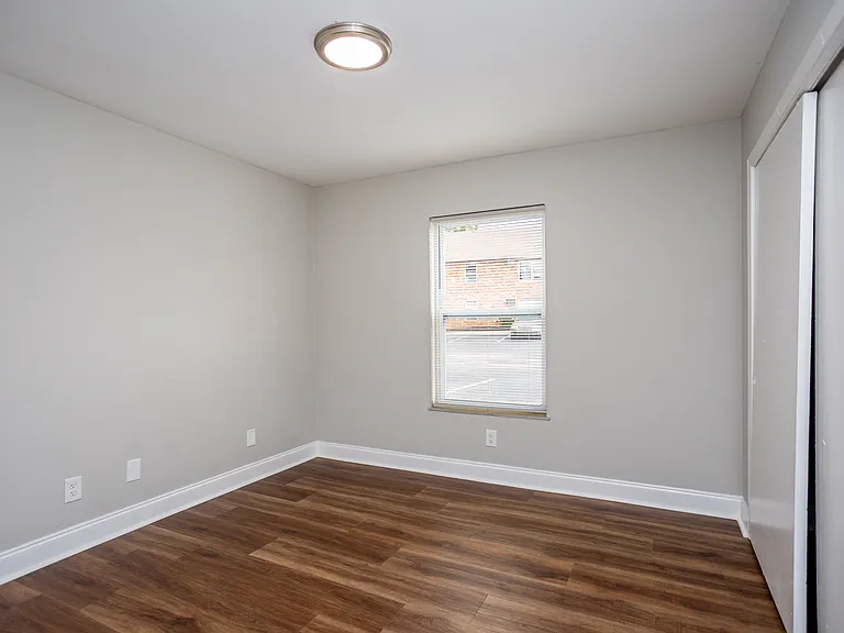 Creek Ridge Apartments — Photo 14