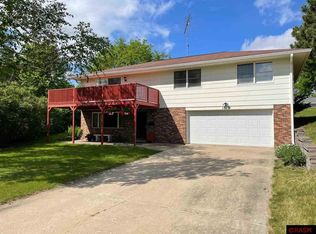 1028 Allison Ln, Saint Peter, MN 56082
