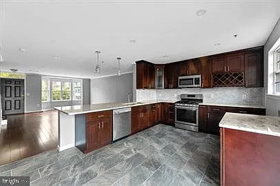 10907 Daniel Sim Ct — Photo 9