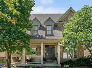 365 Ridgewood Ave, Glen Ellyn, IL 60137