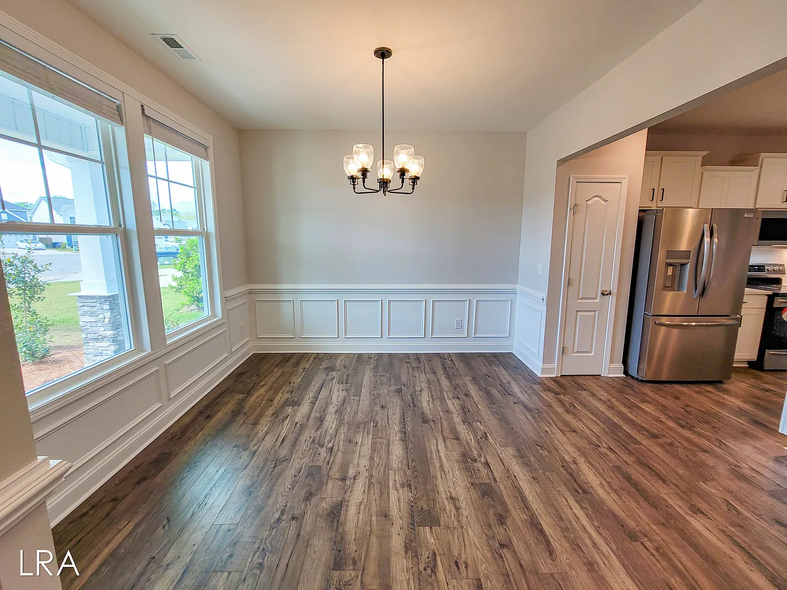 4 bed, 2408 sqft, $2,850 — Photo 3
