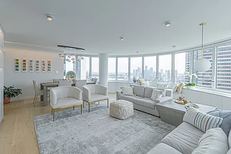 330 East 38th Street — Photo 3