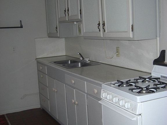 2nd image of 424 E Jefferson St APT 2