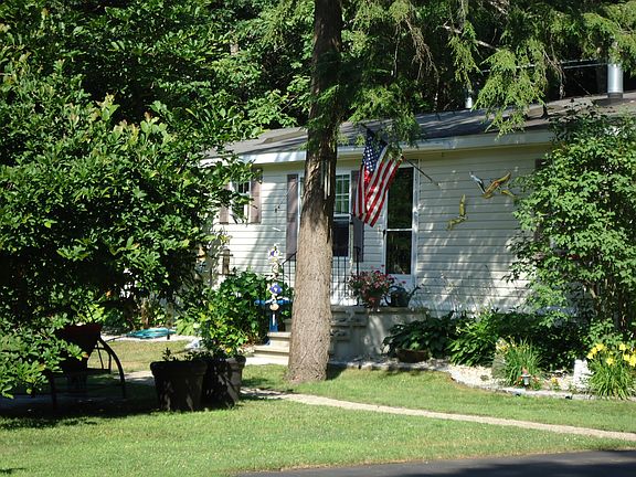 3rd image of 22 Castine Dr