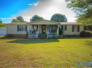 124 Hedge Ln, Huntsville, AL 35811