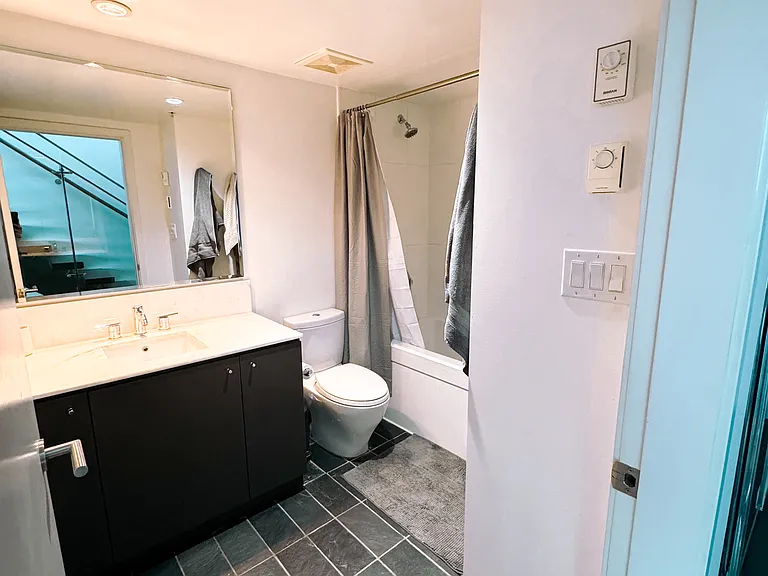 522 W 8th Ave #208 — Photo 11