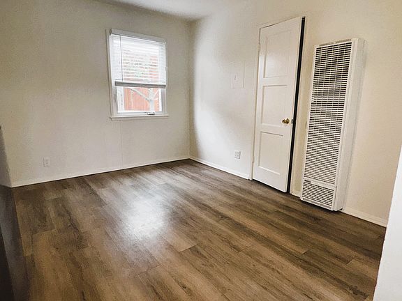 2nd image of 2945 De La Vina St APT 8