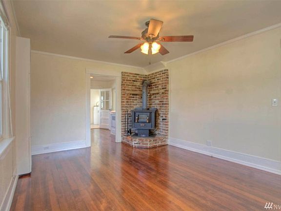 4th image of 2215 E Morton St