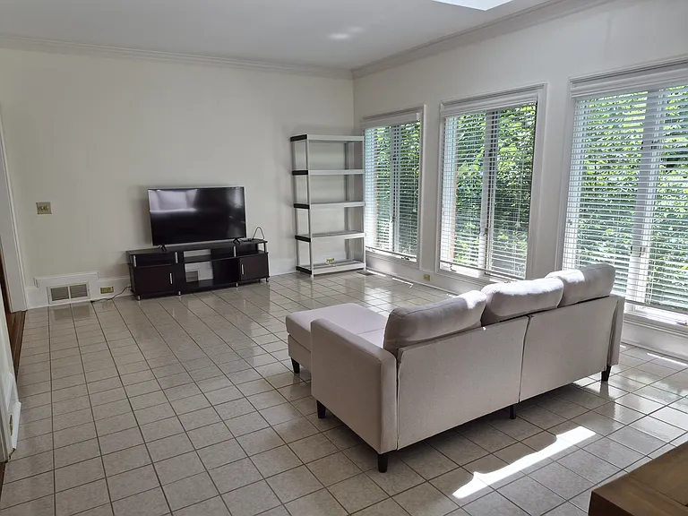 1835 Brandon Hall Dr — Photo 6