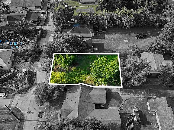 2nd image of 3811 Love St