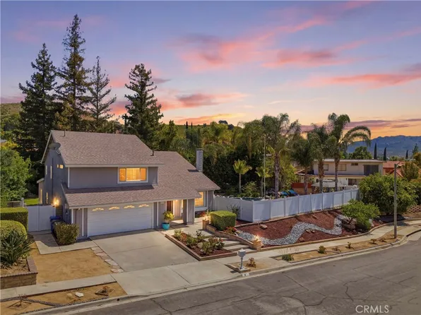 6 N Peregrine Cir, Oak Park, CA 91377