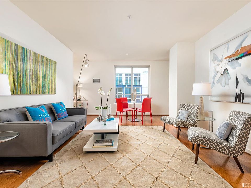 1st image of 325 Berry St APT 516