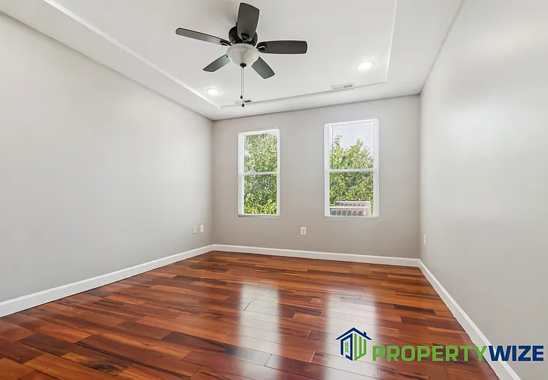1527 Light St #2 — Photo 12