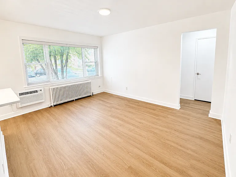 7036 Strathmore St #109 — Photo 9