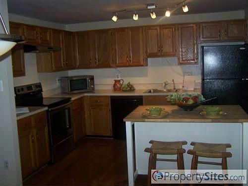 4th image of 3032 Braxton Wood Ct