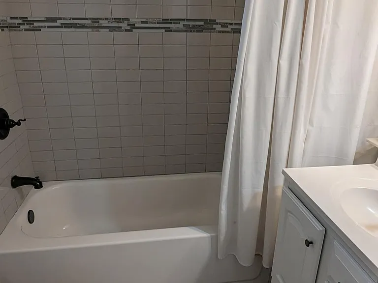 3190 Howard Ave — Photo 13