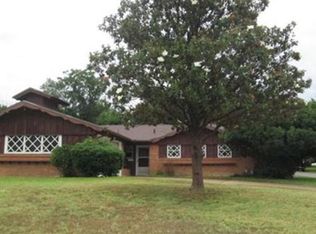 1745 Sheffield Pl, Fort Worth, TX 76112