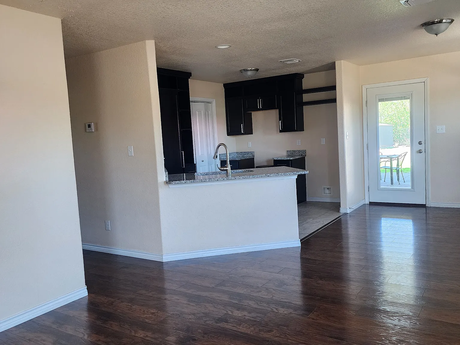 House for Rent — Photo 2