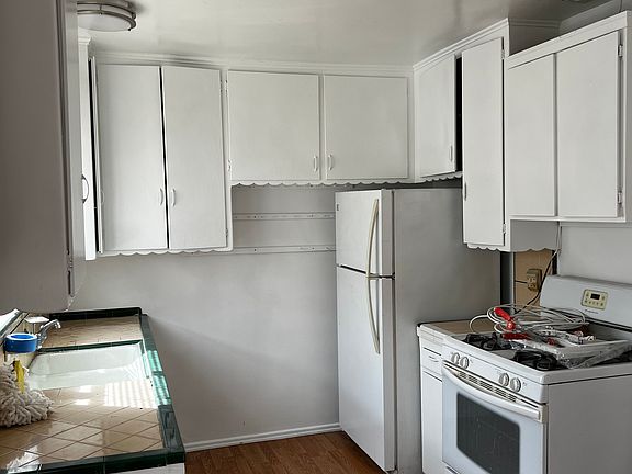 4th image of 11650 Blix St #4