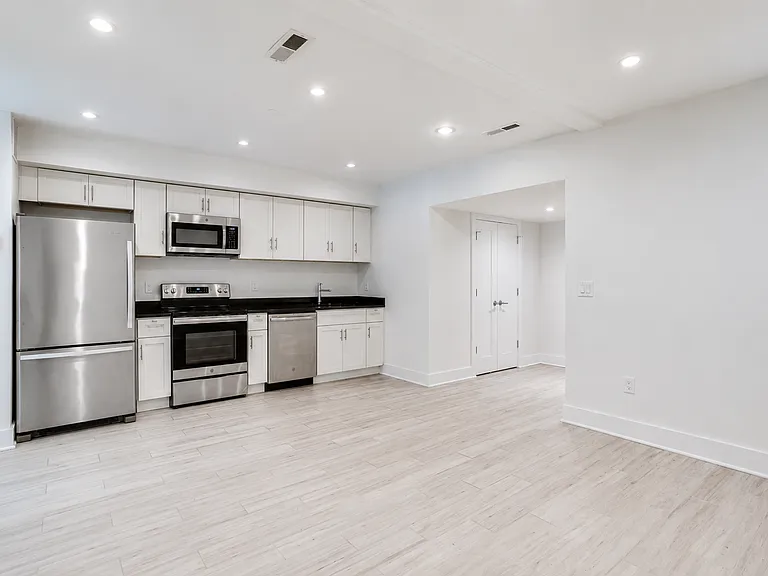 727 Quebec Pl NW — Photo 9
