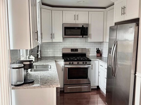 3rd image of 169 Courtland St #2