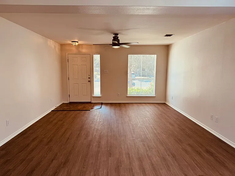 8943 Walnut Spgs — Photo 3