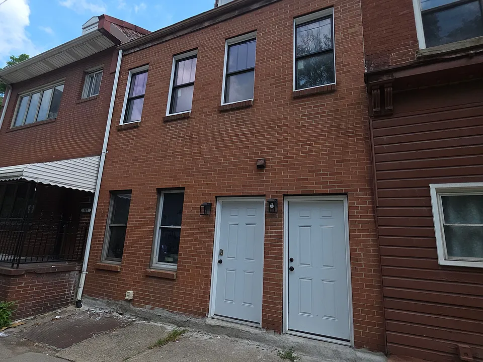 407 E Carson St