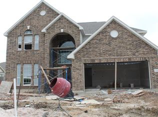 9518 Taylor Ln, Mont Belvieu, TX 77523