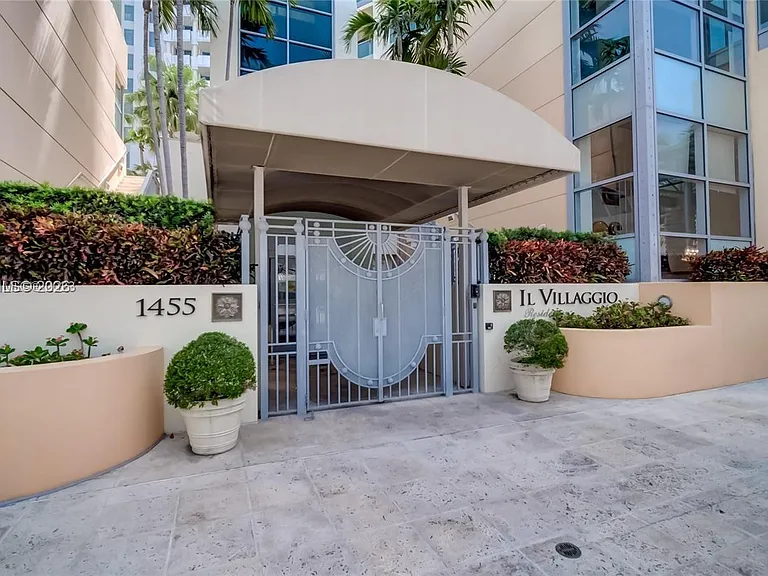 1455 Ocean Dr #902 — Photo 39