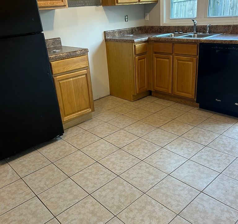 1st image of 30 Lilac Ave #30