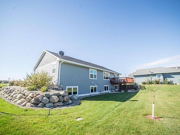 3rd image of 600 Quail Hollow Cir
