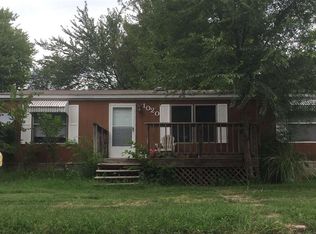 1020 E 2nd Ave, Winfield, KS 67156