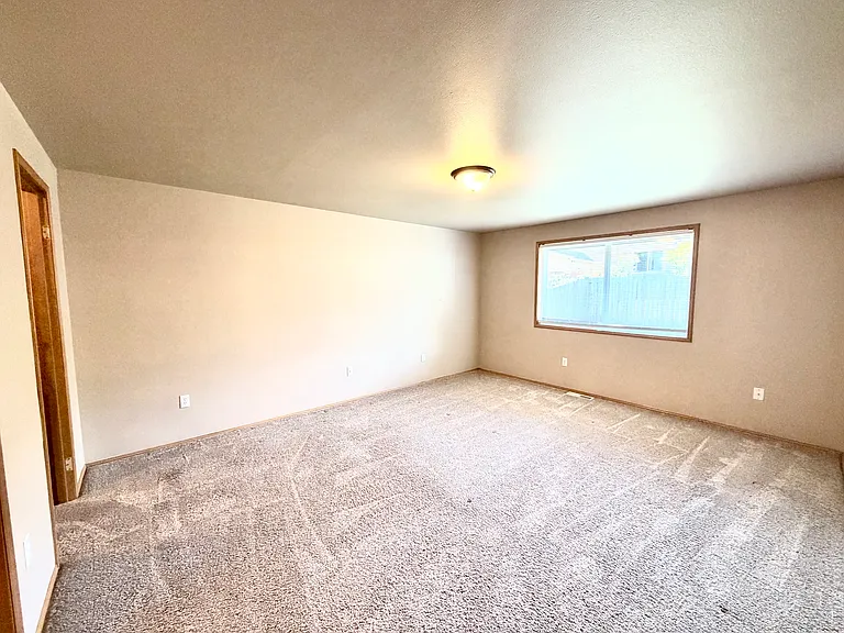 3309 Davis Ct NE — Photo 12