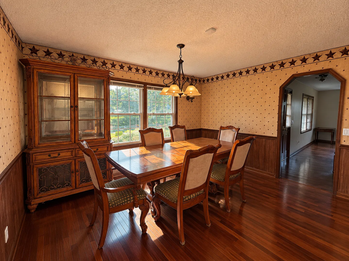3 bed, 1750 sqft, $2,300 — Photo 4